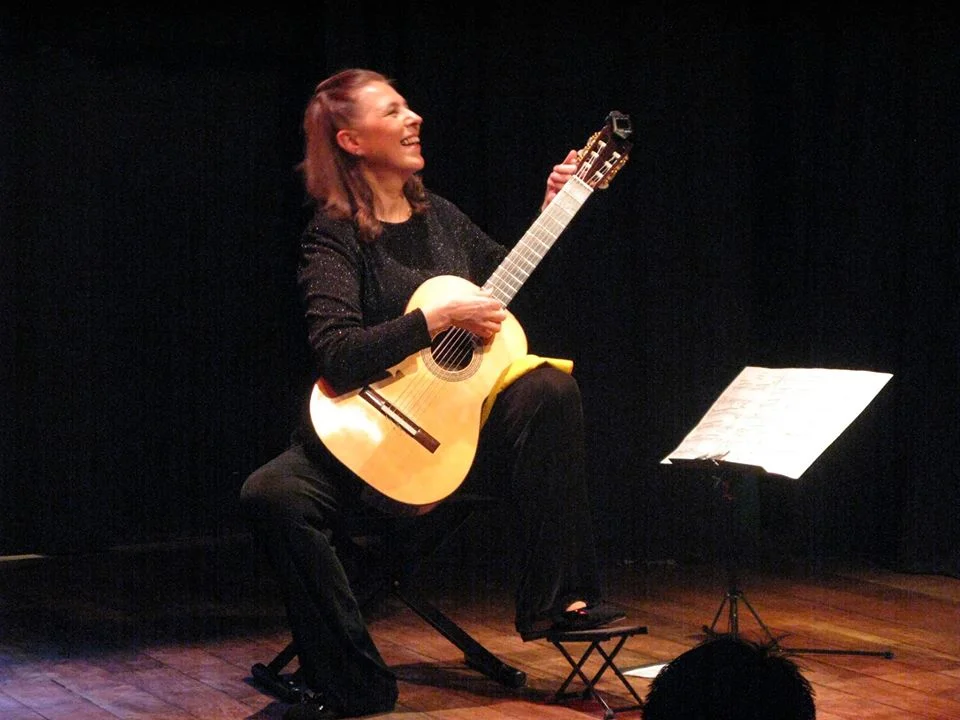 Silvia Fernández Silvia Fernández